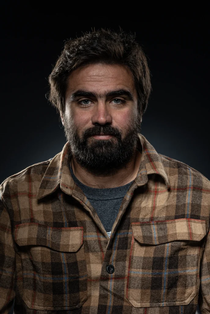1004 male portrait ανδρικό πορτραίτο σε studio, αγρότης, δυναμική επεξεργασία φωτογραφίας με υφή, δραματικός φωτισμός