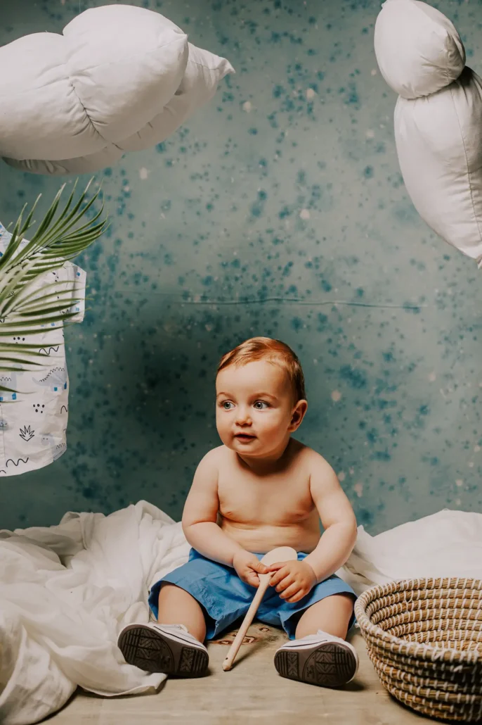 3015 baby photoshoot studio βρεφική φωτογράφιση, παιδίκό πορτρέτο, σύνεφα και υφάσματα