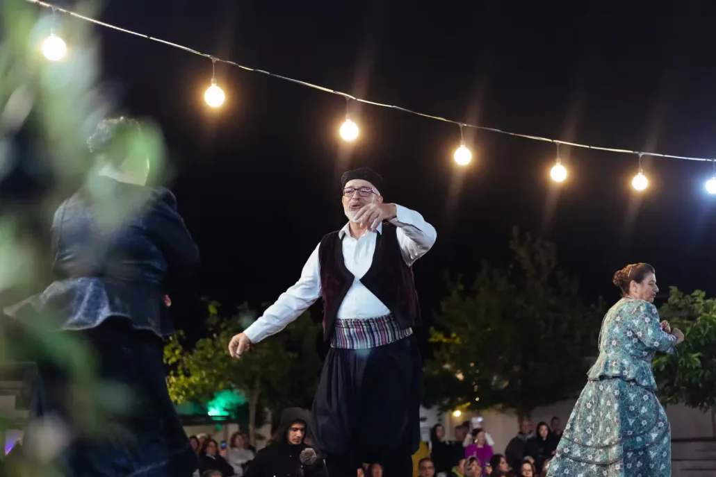 348 Ανεμόεσσα