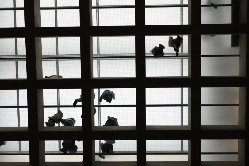 αρχιτεκτονική φωτογράφιση κτηρίου, γυάλινο δάπεδο, σχέση με κόσμο αρχιτεκτονική φωτογράφιση κτηρίου, γυάλινο δάπεδο, σχέση με κόσμο
