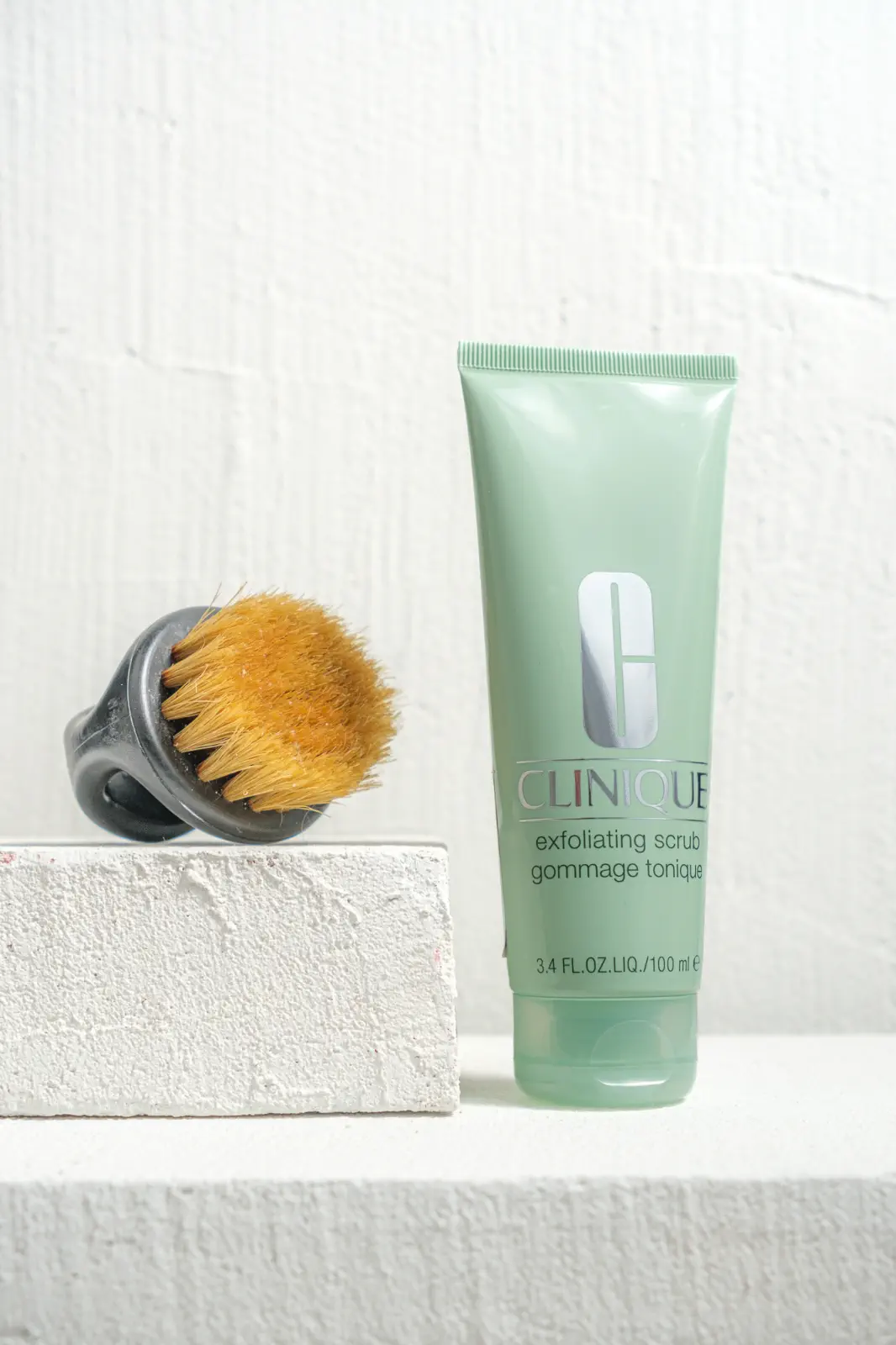 1012 260228 COSMETIC PHOTGRAPHY STUDIO (R-2) Select_2 φωτογράφιση καλλυντικών - κρέμα απολέπισης - props - σκηνικό χρήσης - φωτογράφιση σε studio